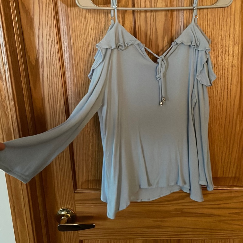 Size medium Love Tree long sleeve off the shoulder tank with tie details